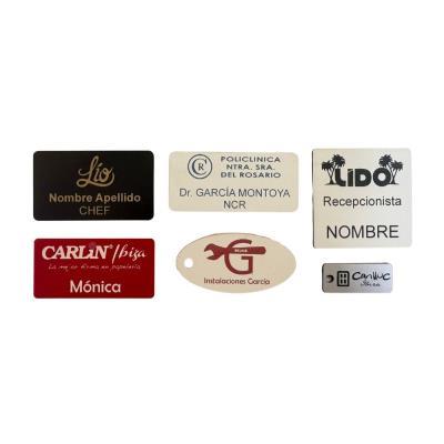 PLACA IDENTIFICACION DE PERSONAL CON IMAN O IMPERDIBLE