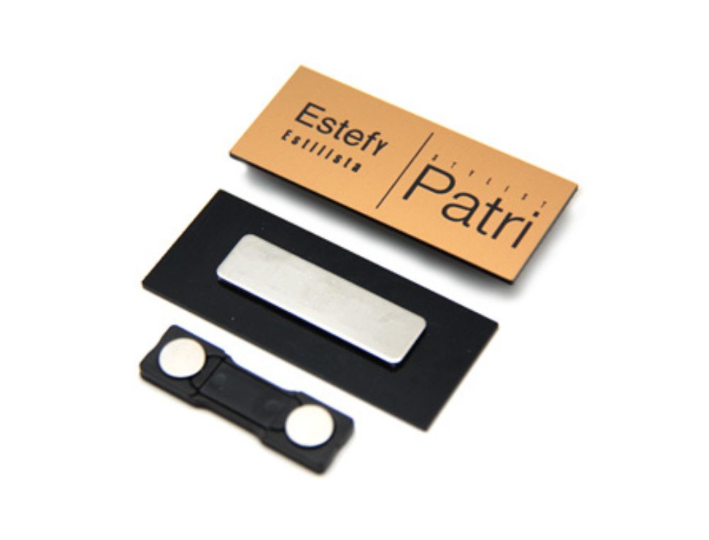 PLACA IDENTIFICACION DE PERSONAL 6X2.5 CM